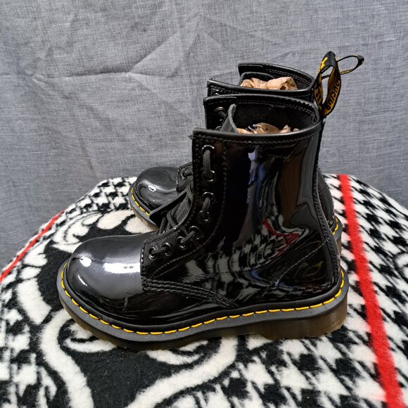 Dr. Martens Shoes - %Dr. Martens Women 11821 Combat Boots Sz 6 Black / D7